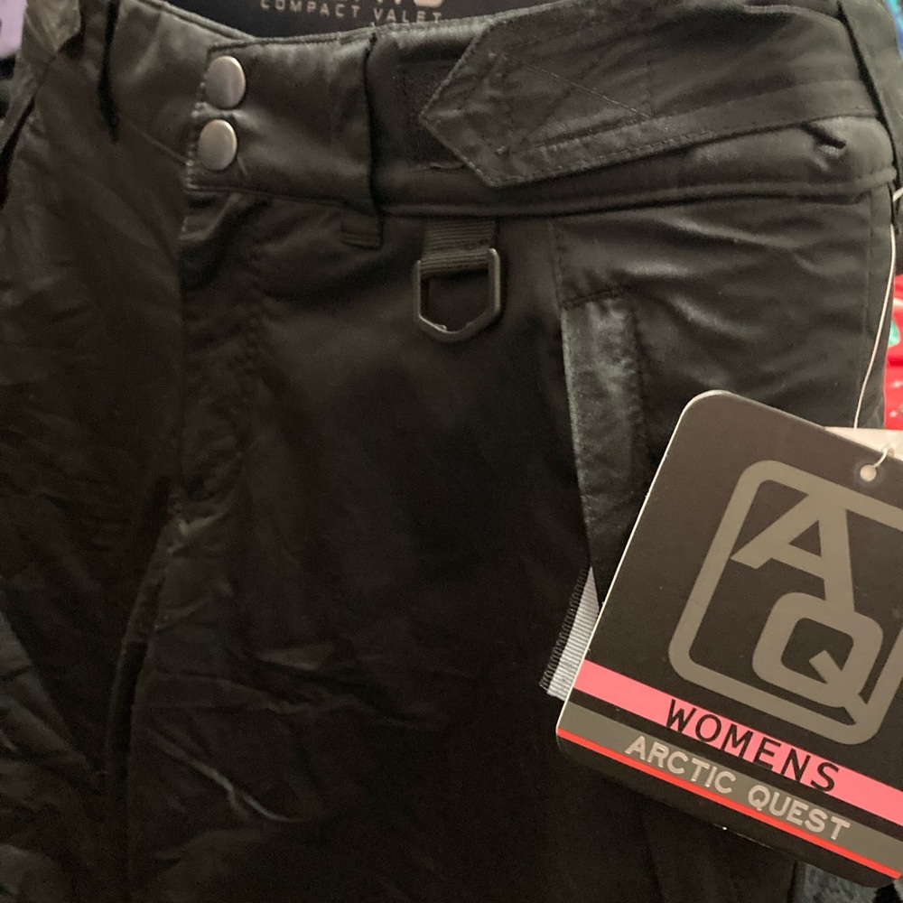 NWT Large Black arctic quest snow pants